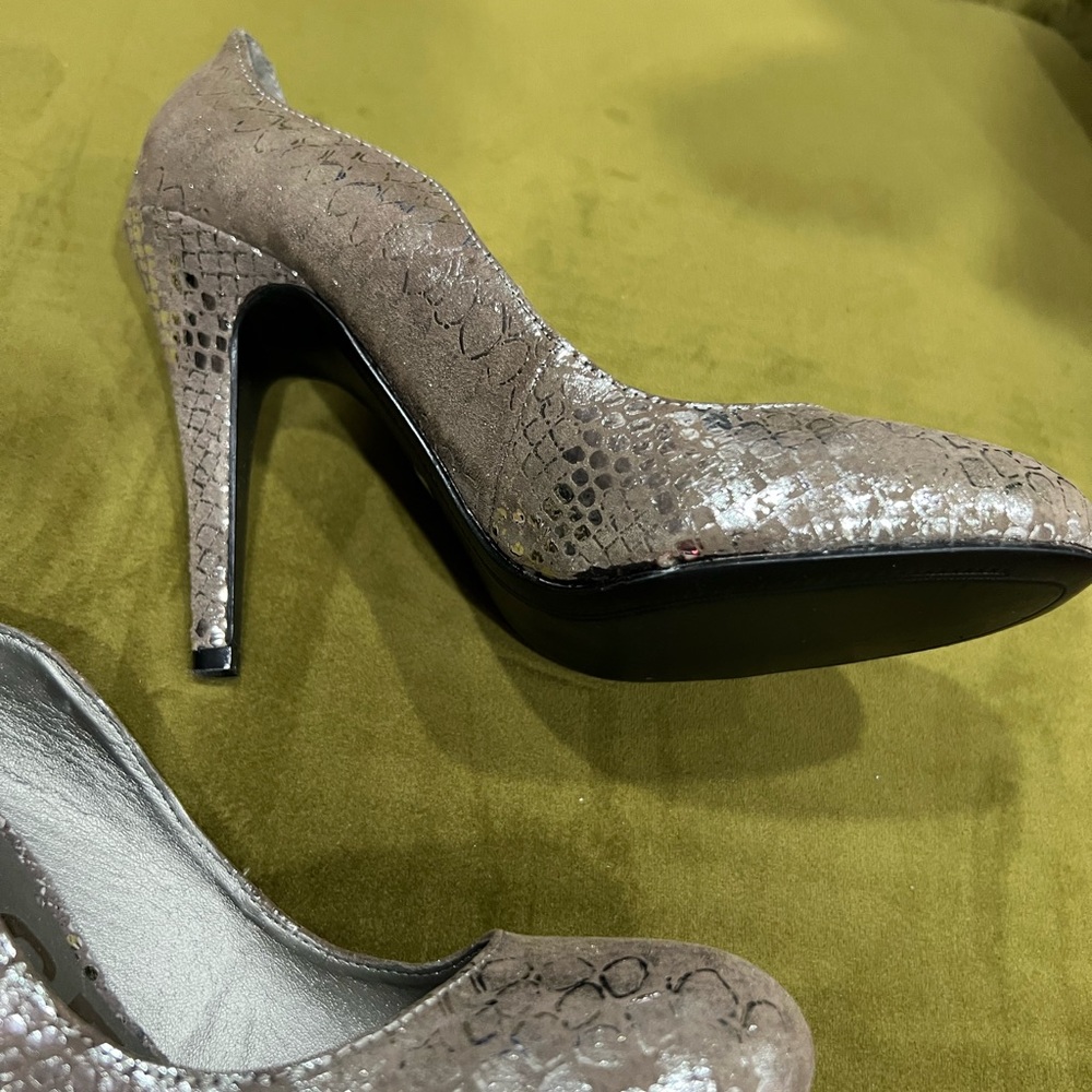 KELSI DAGGER python print heels - Picture 4 of 9
